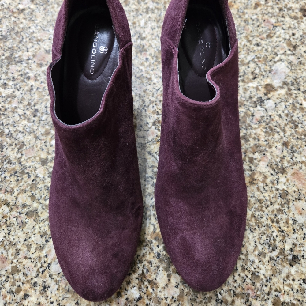 Bandolino Plum Ankle Boots Size 8.5 Zipper Back